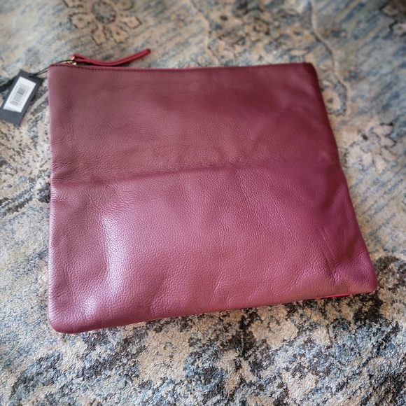 NWT REAL LEATHER BANANA REPUBLIC CLUTCH - Picture 8 of 10